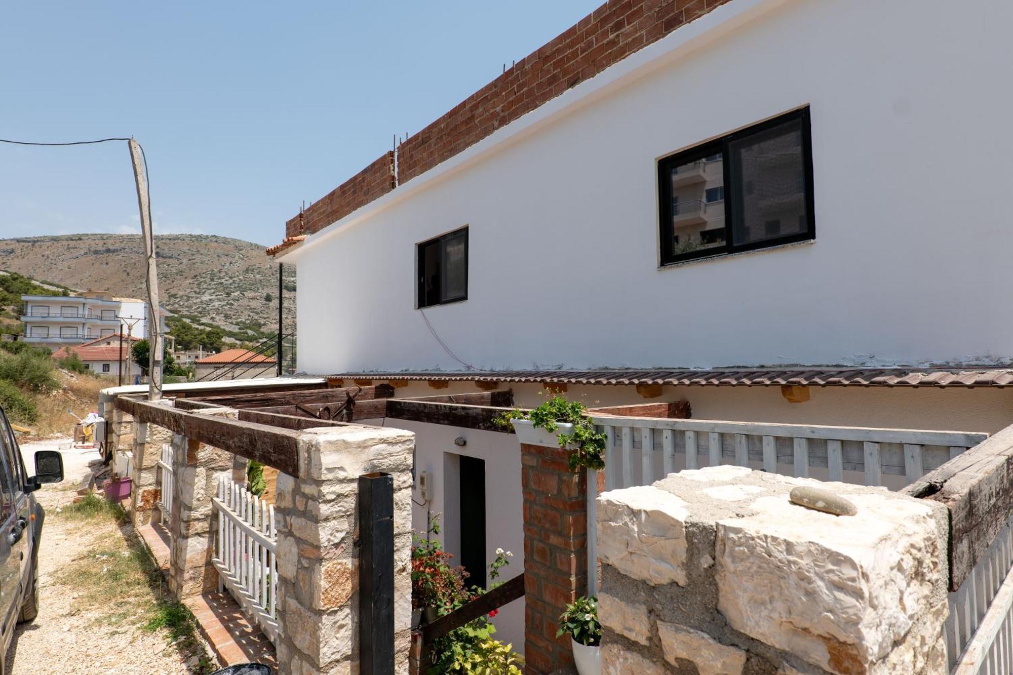Denis Appartement Sarandë